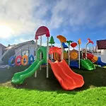 Koral Klimatyzacja-ogrzewanie Mega Place Zabaw Swietlica Vakantiehuis Sarbinowo