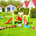 Hébergement de vacances Koral Klimatyzacja-ogrzewanie Mega Place Zabaw Swietlica Sarbinowo